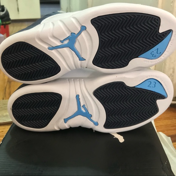 Jordan’s obsidian 12 size 2.5y - Picture 2 of 3
